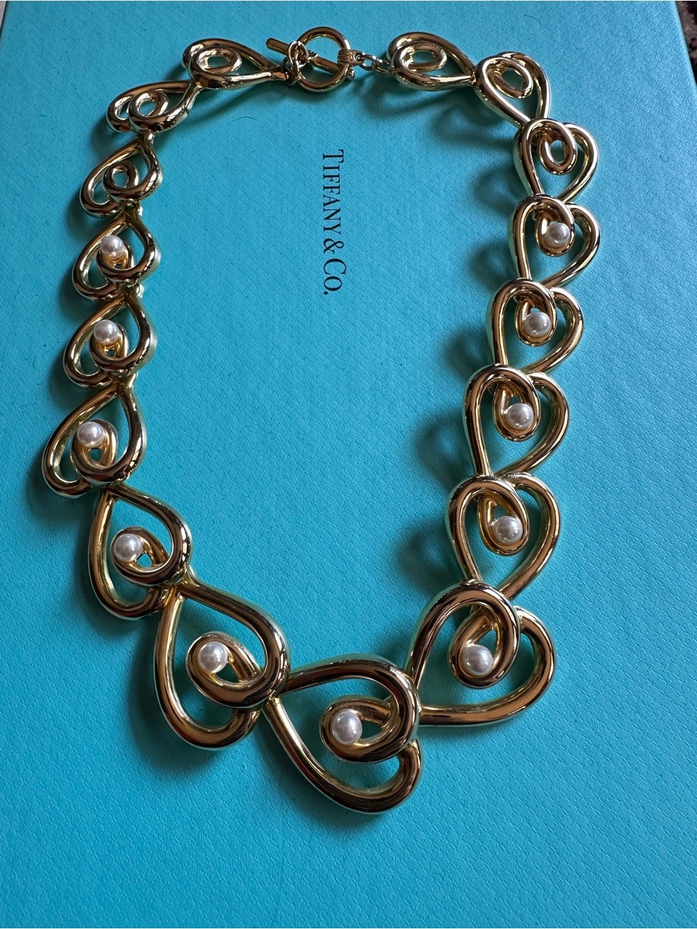 Vintage Gold Tone Modernist Heart Link Faux Pearl Necklace 80s